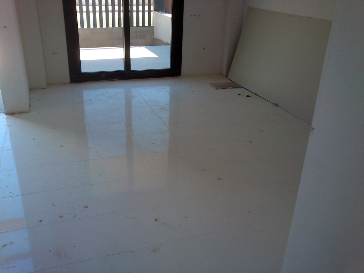 Detalle pavimento ceramico rectificado