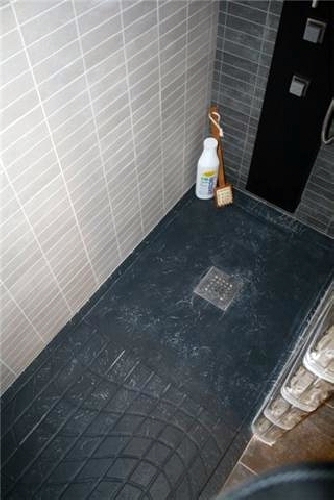 DETALLE PLATO DUCHA PIZARRA