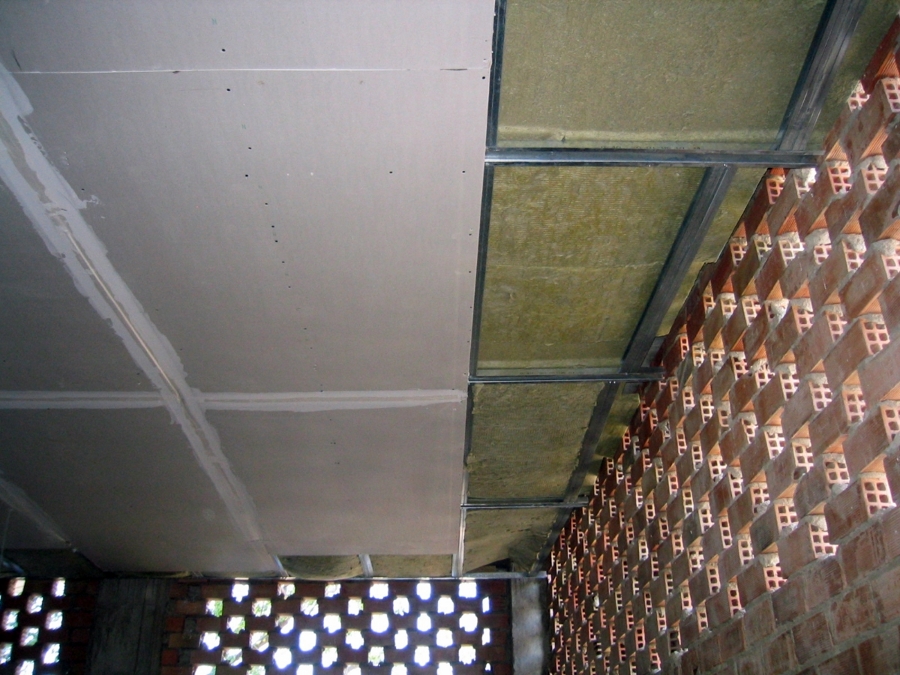 Detalle techo acústico.