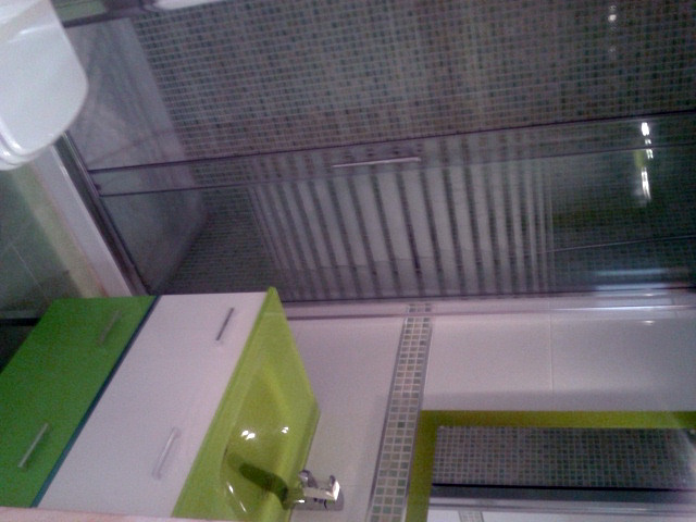 DETALLES DES INTERIOR DE LA DUCHA