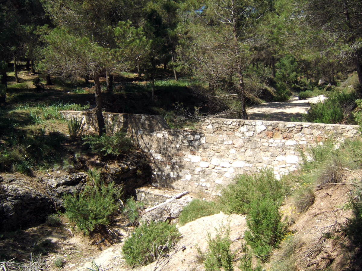 Dique en sierra Arana