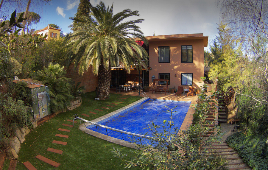 Fotografía aérea de chalet en venta