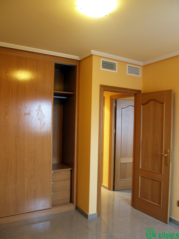 Dormitorio con armario empotrado de piso en Villanueva de Gállego (Zaragoza)