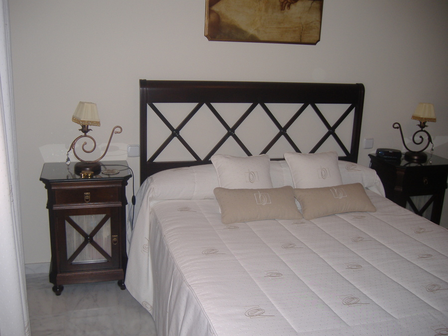 Dormitorio maderas cedro