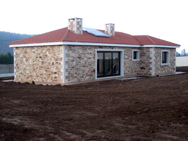 DOS VIVIENDAS UNIFAMILIARES EN MONTE XALO