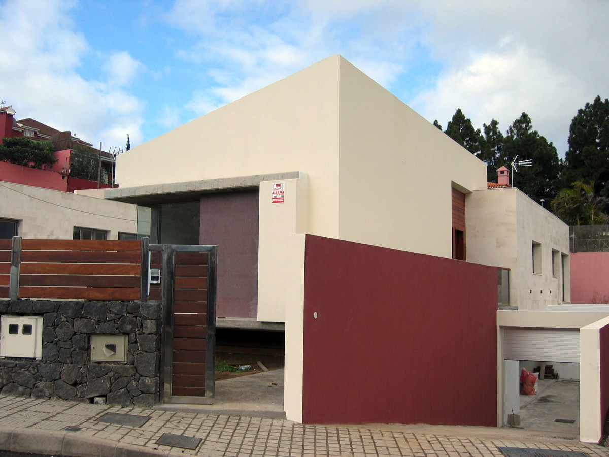 DOS VIVIENDAS UNIFAMILIARES PARA LA FAMILIA ESQUIVEL