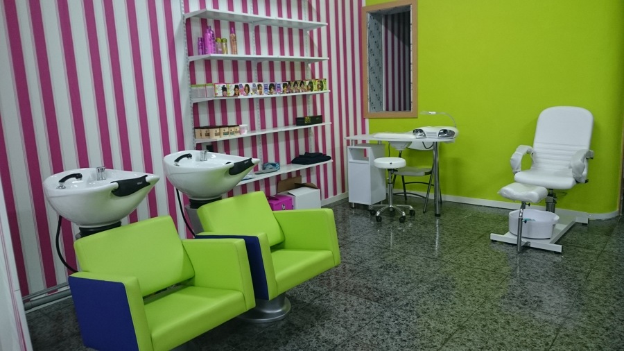 LIMPIEZA Y DESINFECCCIÓN DE PELUQEURIA