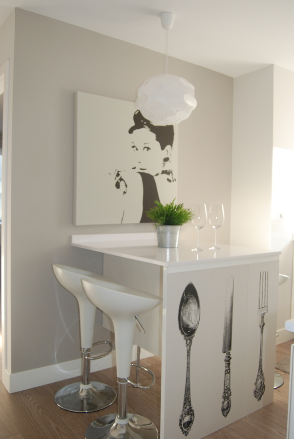 COCINA CON BARRA COMEDOR