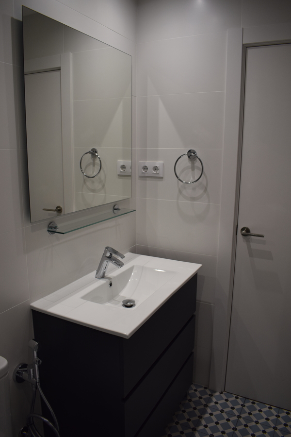 Mueble de baño lacado