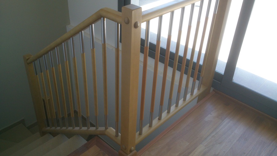 Pasamanos en haya cambio a laca