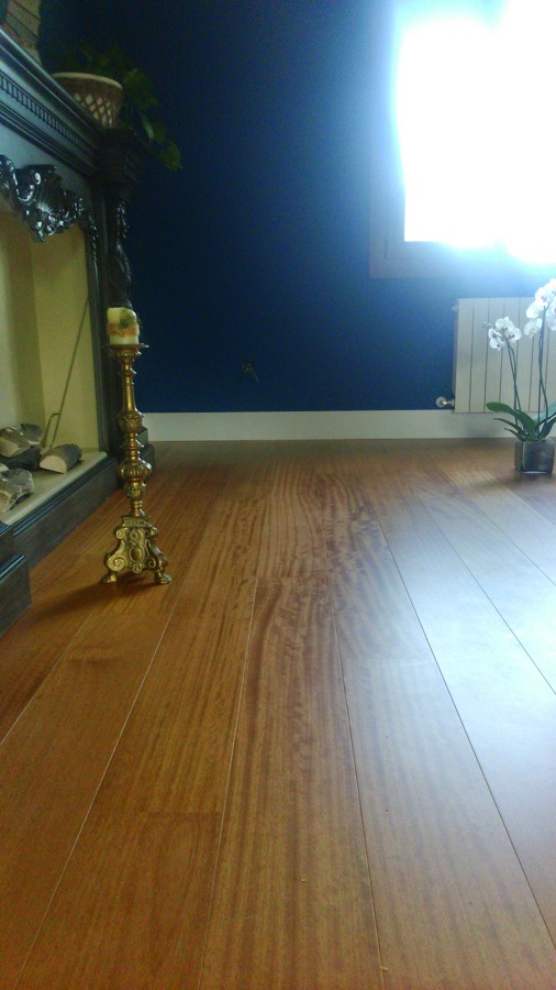 Tarima de madera de Iroco