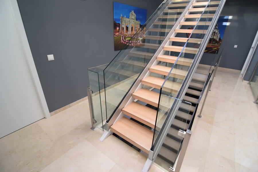 escalera en chalet Las Rozas (2016)