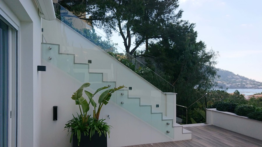 Barandilla de protección para escalera