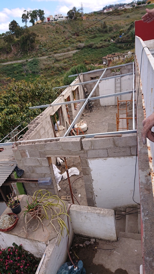 Estructura metálica para colocación panel Sándwich