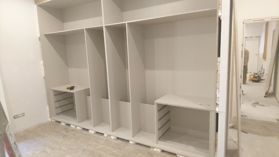 Interior de armario lino cancung en período de fabricación