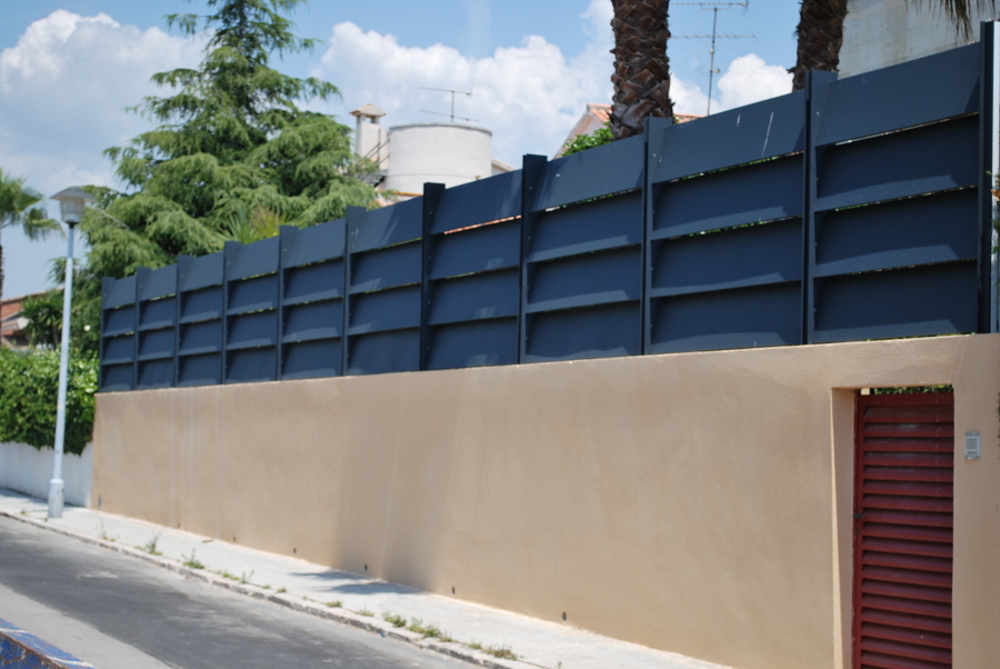 VALLA ALUMINIO DISEÑO ESPECIAL