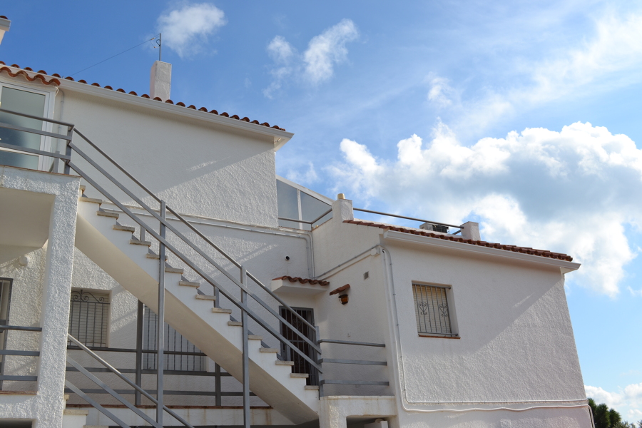 Canal de aluminio continuo blanco