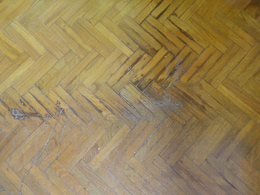 Parquet en espiga (antes)