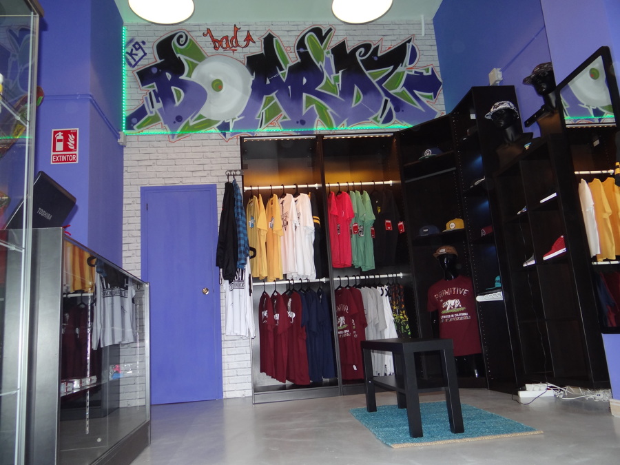 Licenicas y proyectos en tienda especializada