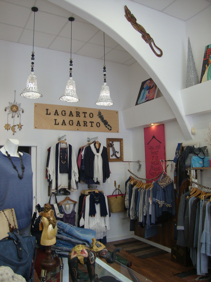 Tienda de ropa y complementos en C/. Santo Tomás (Benicasim)