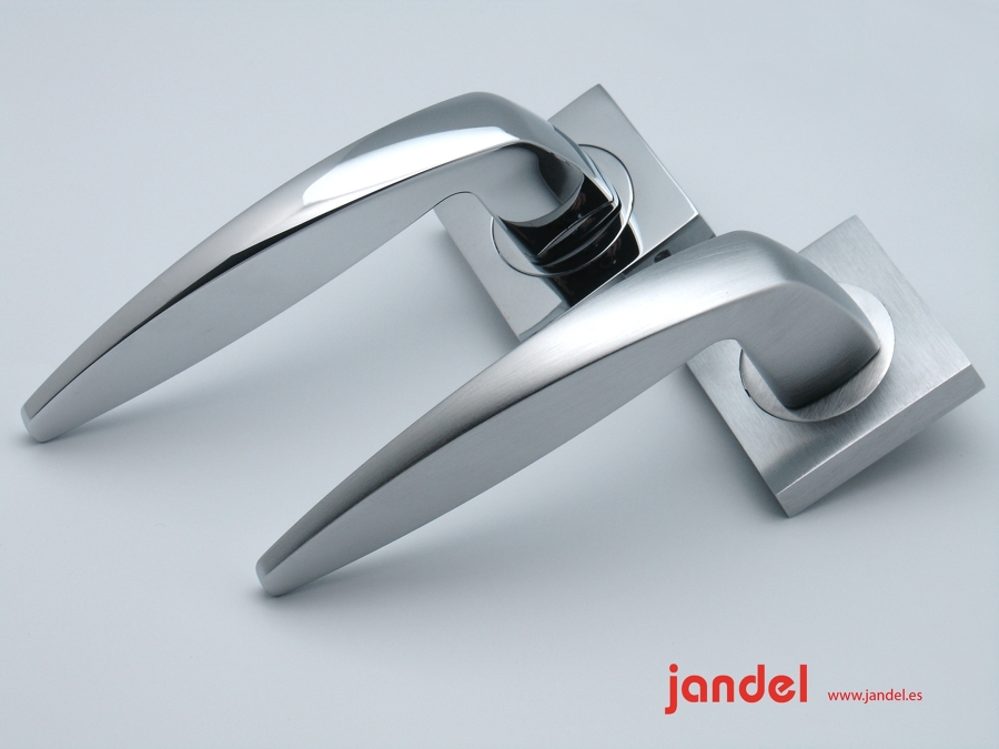 Manilla con roseta cuadrada