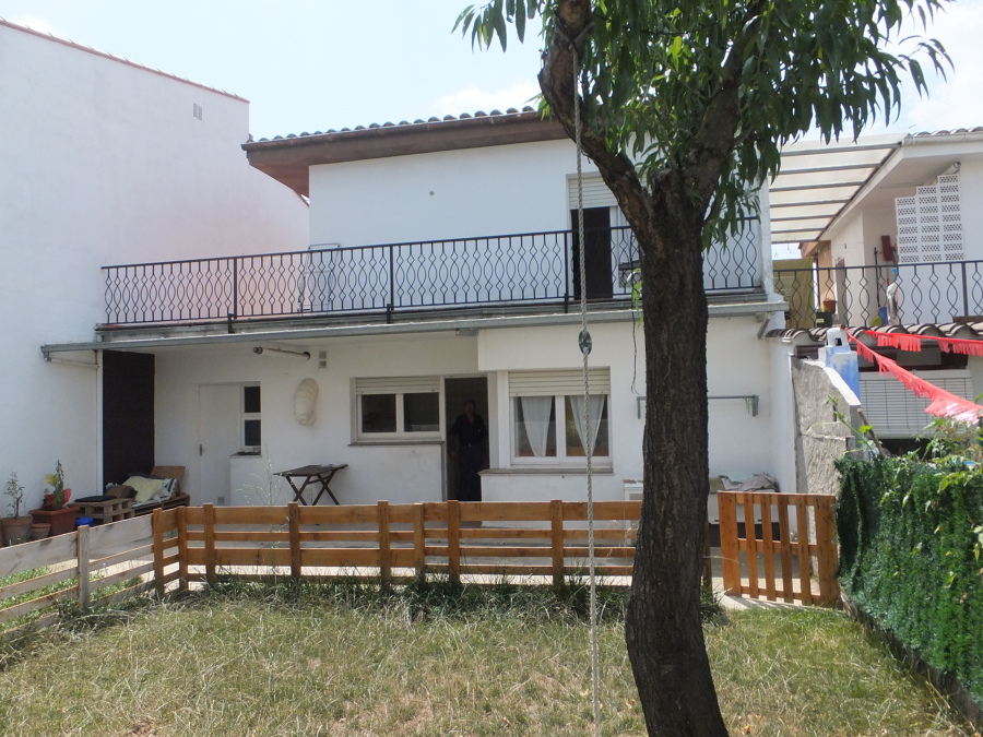 REFORMA INTERIOR Y VALLA EXTERIOR