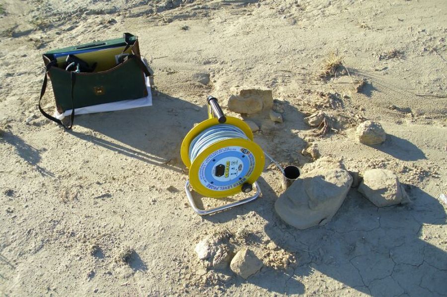 Medida de nivel freático en sondeo profundo