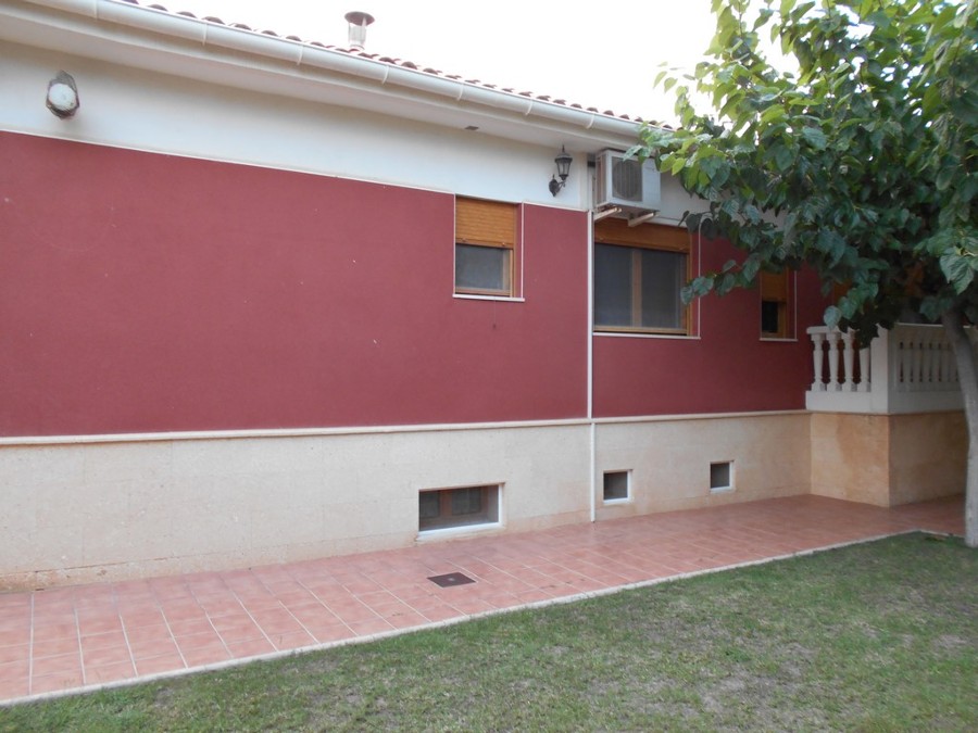 chalet desde el jardin