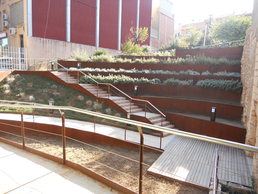 Jardineras separadoras de niveles de chapa corten