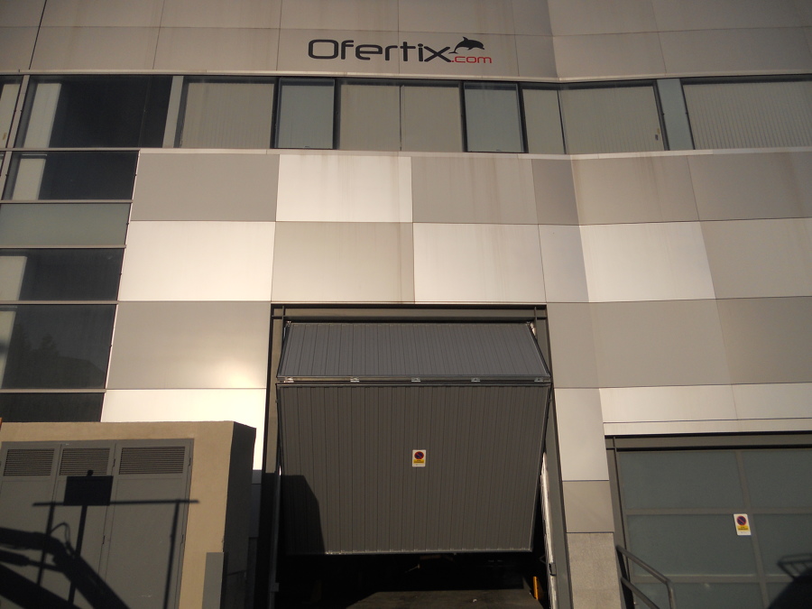 Puerta de basculante de nave