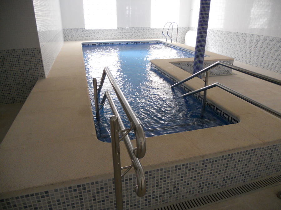 PISCINA ESTILO SPA