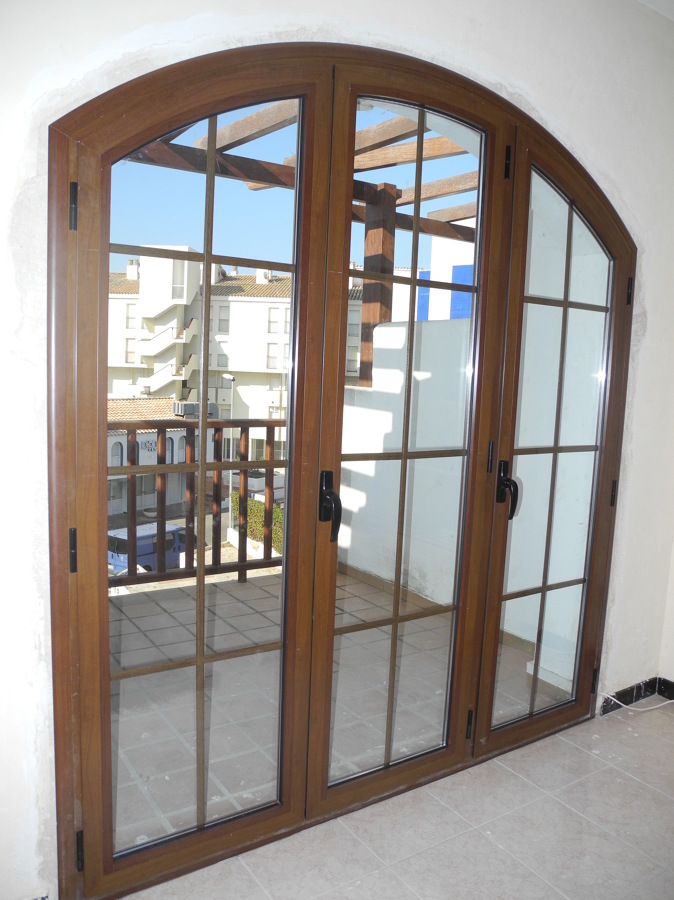 Ventana con punto redondo