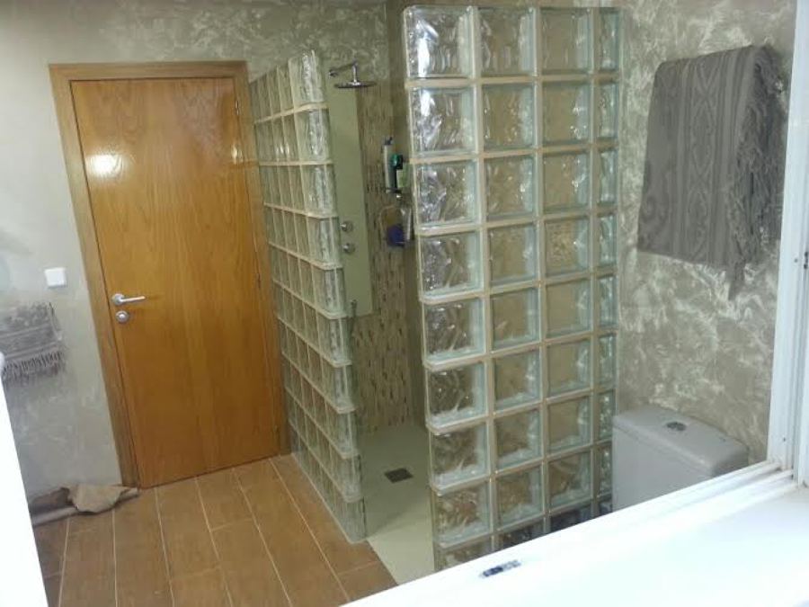 Ducha con cristal de paves