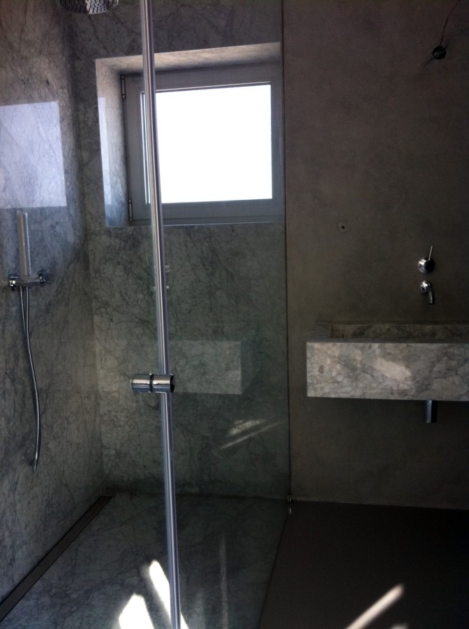 Ducha directa en micro cemento