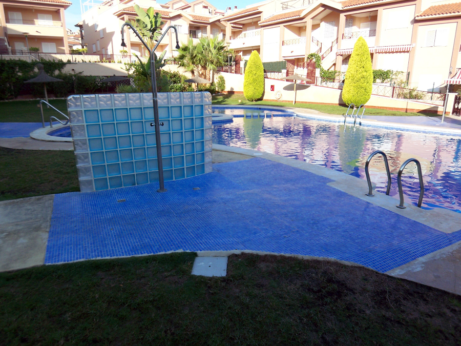 Ducha en urbanización de Gran Alacant