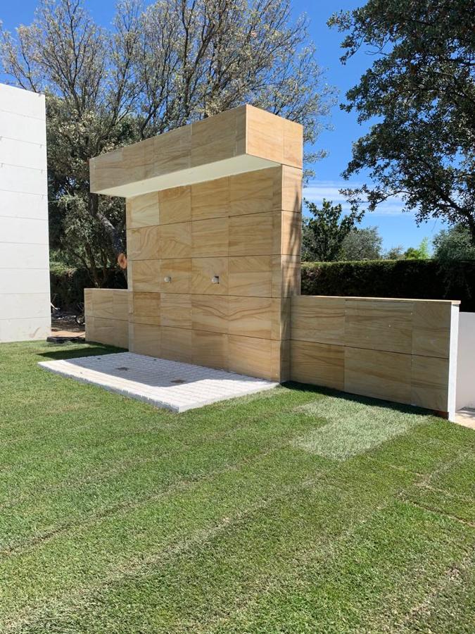 Ducha exterior de piscina