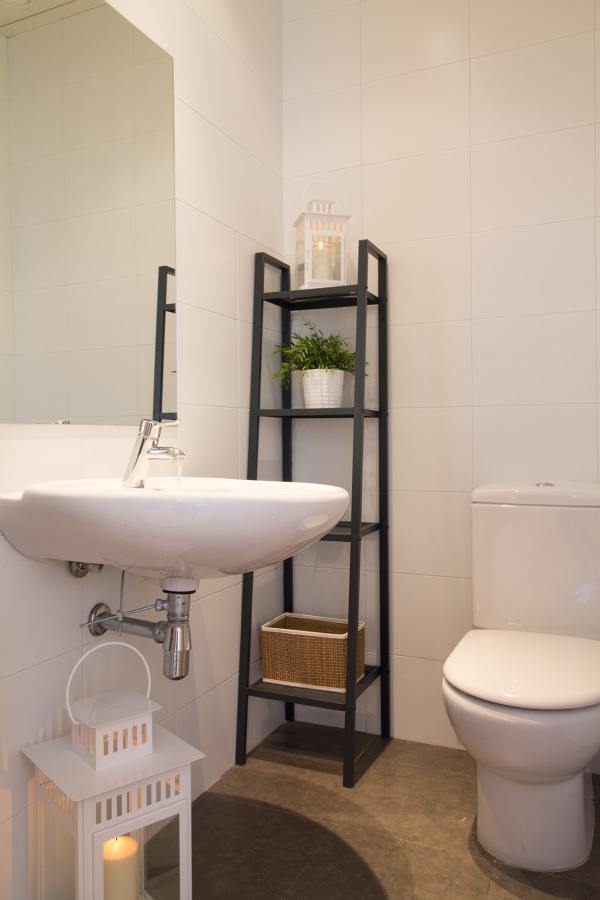 Aseo | Dúplex Diagonal Mar | by Carmela Cebrián