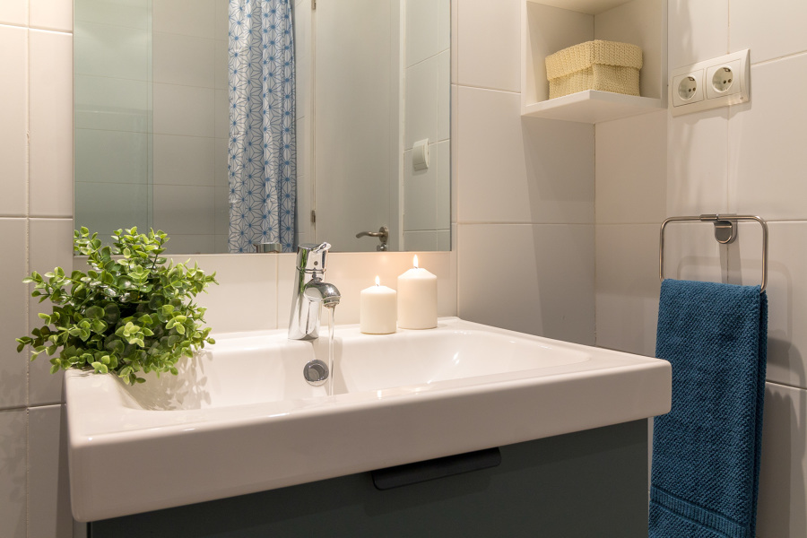 Baño | Dúplex Diagonal Mar | by Carmela Cebrián