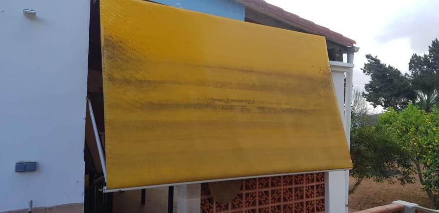 Limpieza de toldos (antes)