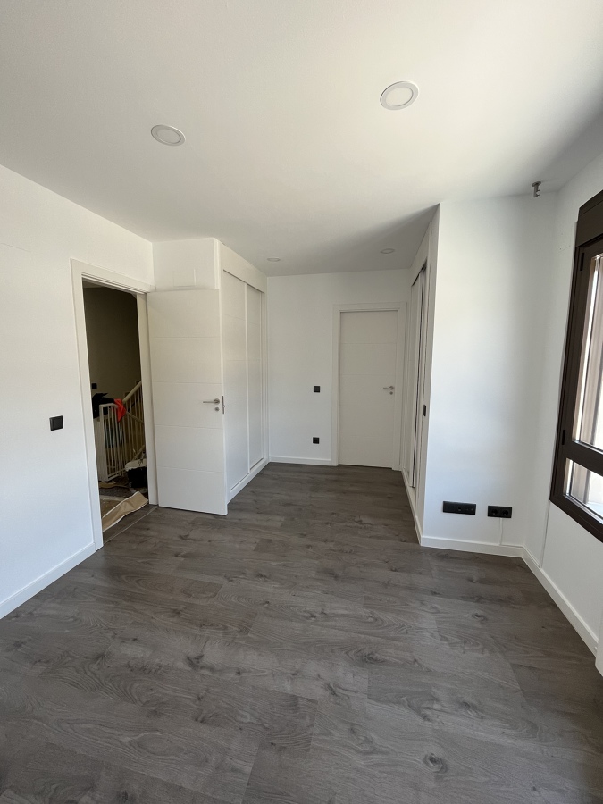 PiNTURA EN LISO BLANCO MATE