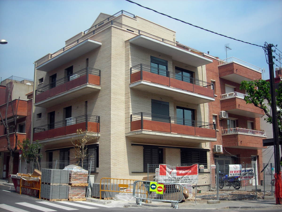 Edifici d'habitatges plurifamiliar