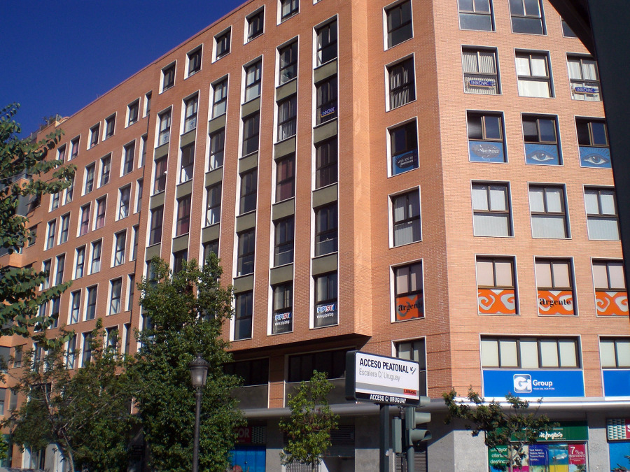EDIFICIO 76 VIVIENDAS