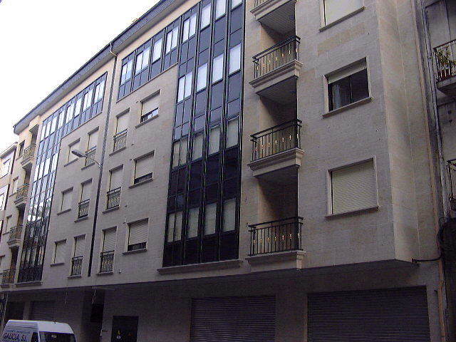 Edificio C/ Velázquez, 22 a 28 y c/ Murillo, 19, Ourense 