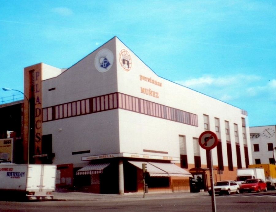 Edificio Comercial - Javier Toro Caviedes . Arquitecto