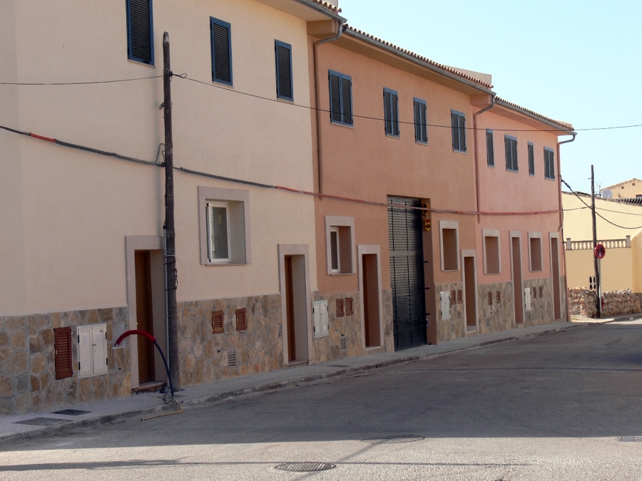 EDIFICIO DE 6 VIVIENDAS ADOSADAS DE NUEVA CONSTRUCCIÓN, CALLE TANQUETA (ALGAIDA)