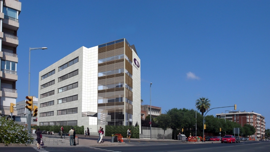 Edificio de aulas y biblioteca Instituto Quí­mico de Sarriá