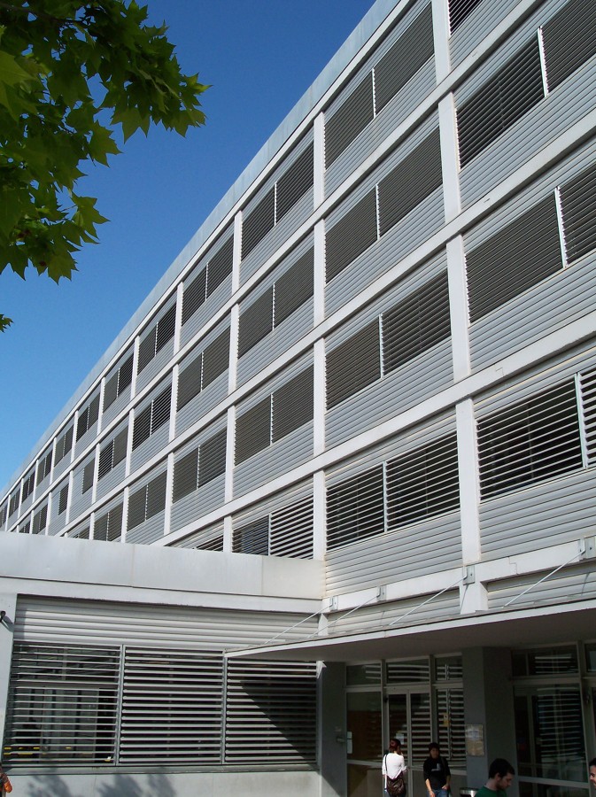 Edificio de Ciencias en la Universidad de Zaragoza
