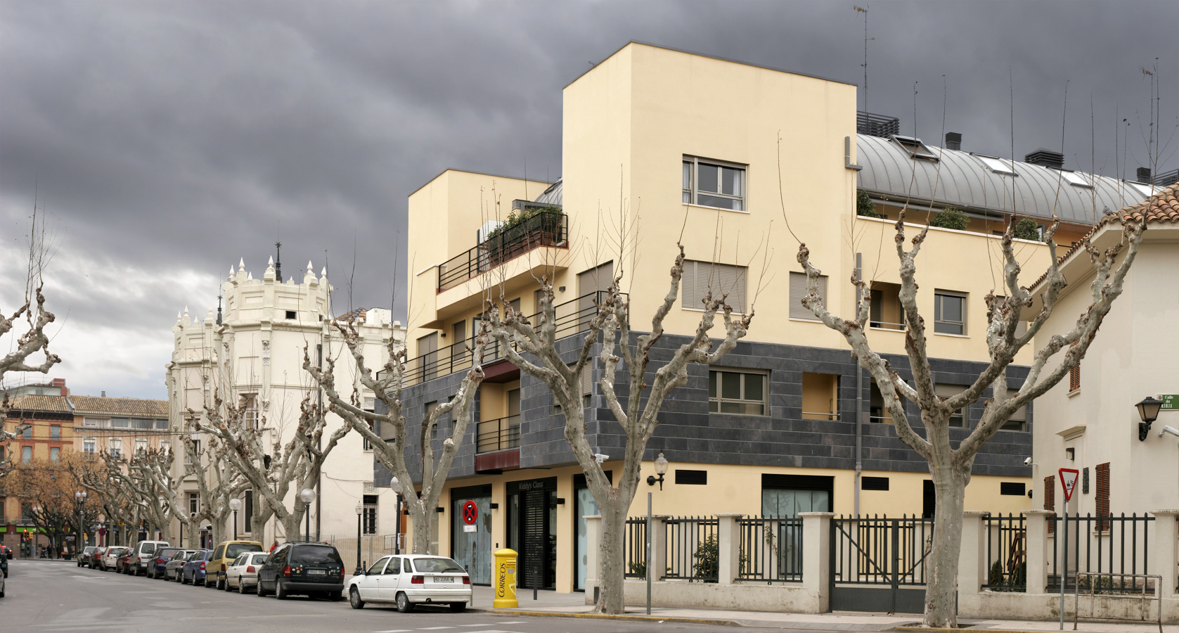 Edificio de viviendas, locales y garajes en Calle del Parque 3