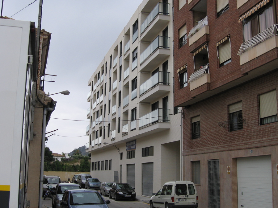 Bloque de viviendas el Almendro