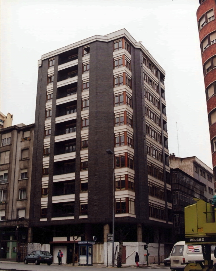 edificio en la calle San Fernando.